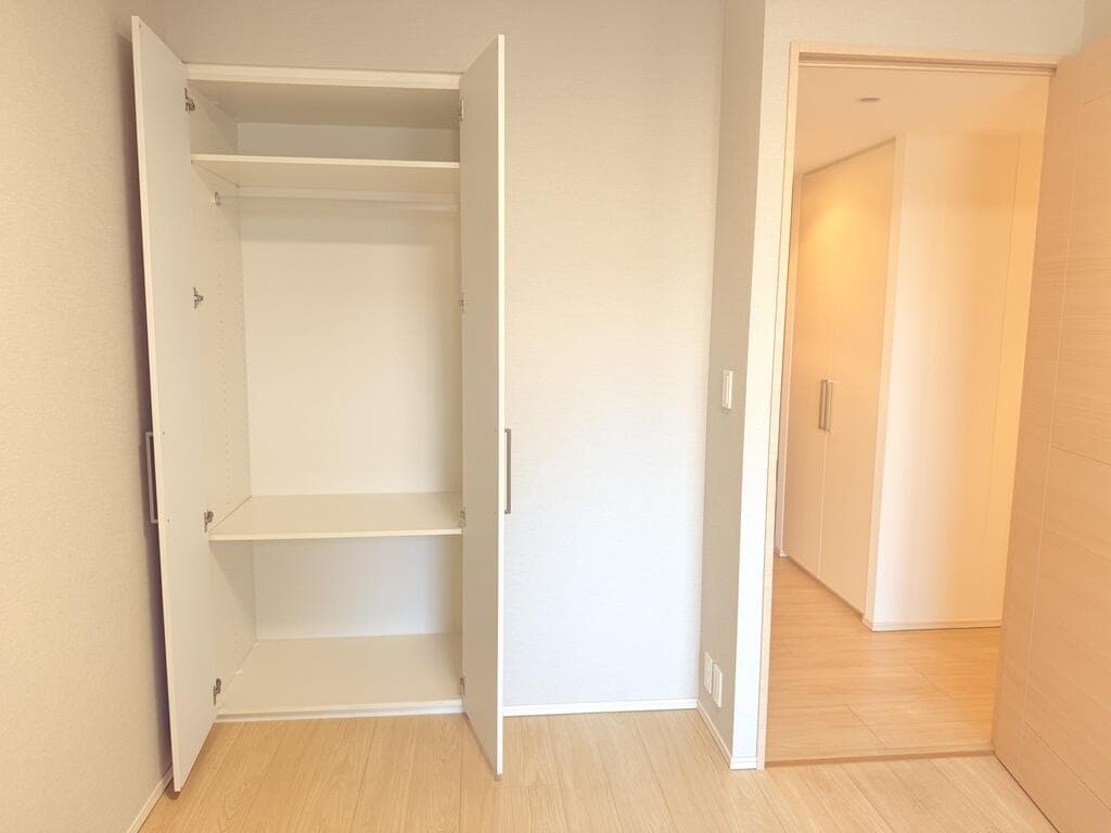 収納 洋室1にも豊富な収納