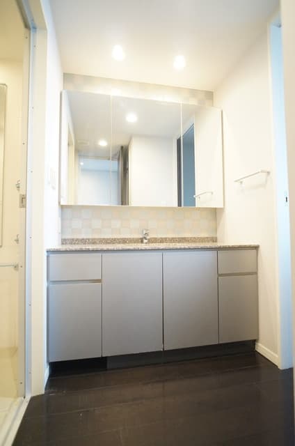 洗面設備 2025年10月室内リフォーム実施済みフローリング上張/